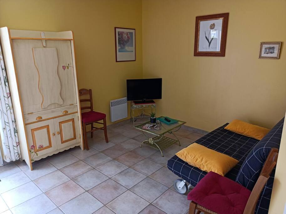 Hébergement de vacances Anduze Les Pins 2/3 Personnes Au Calme.